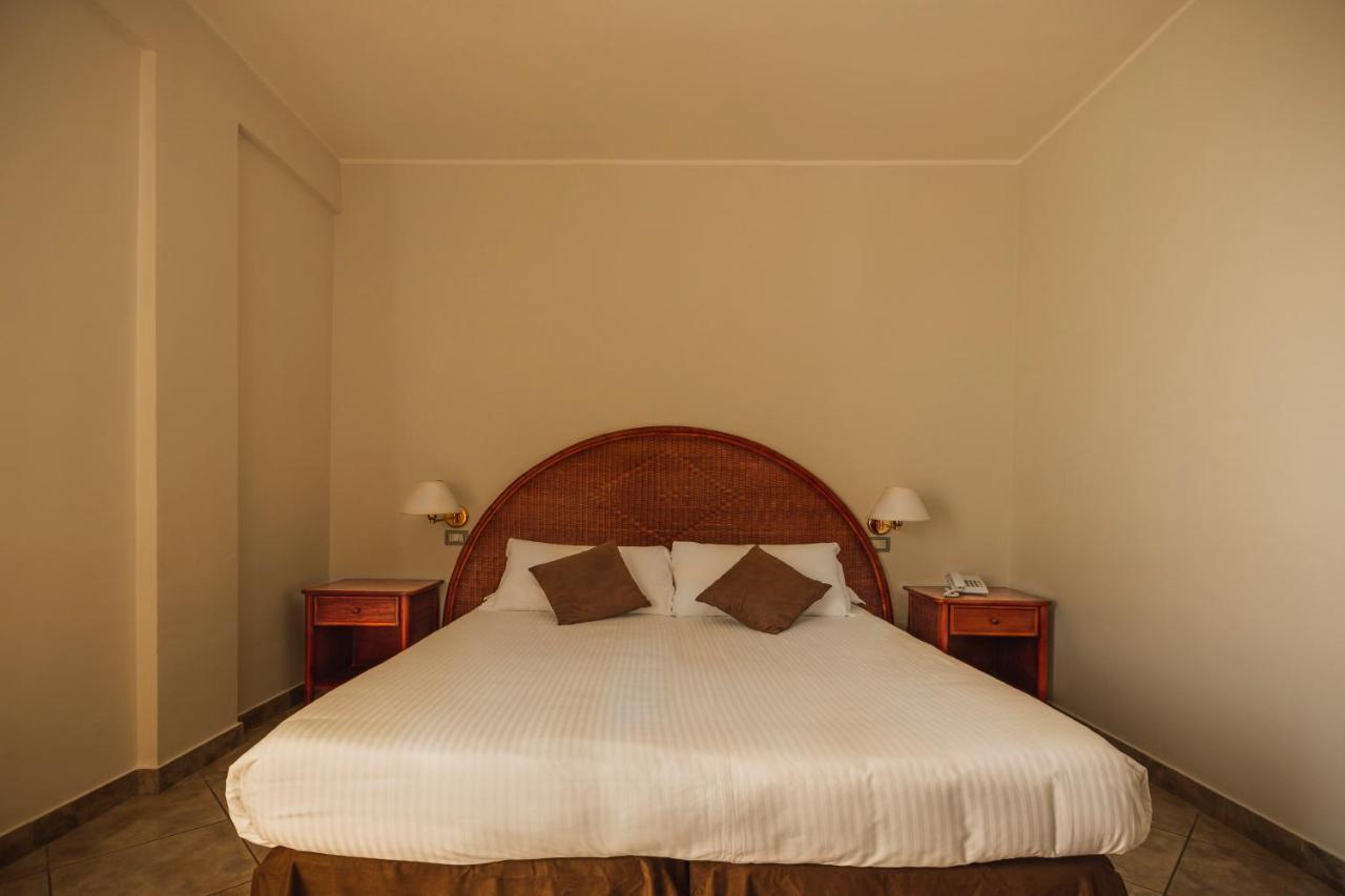 Apulia Hotel Taranto Ara Solis 리도 아주로 외부 사진