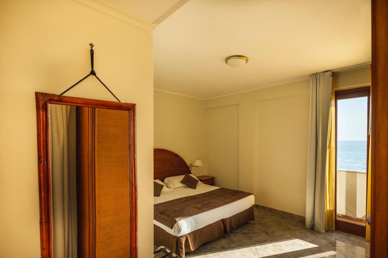 Apulia Hotel Taranto Ara Solis 리도 아주로 외부 사진