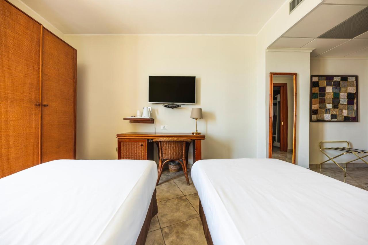 Apulia Hotel Taranto Ara Solis 리도 아주로 외부 사진