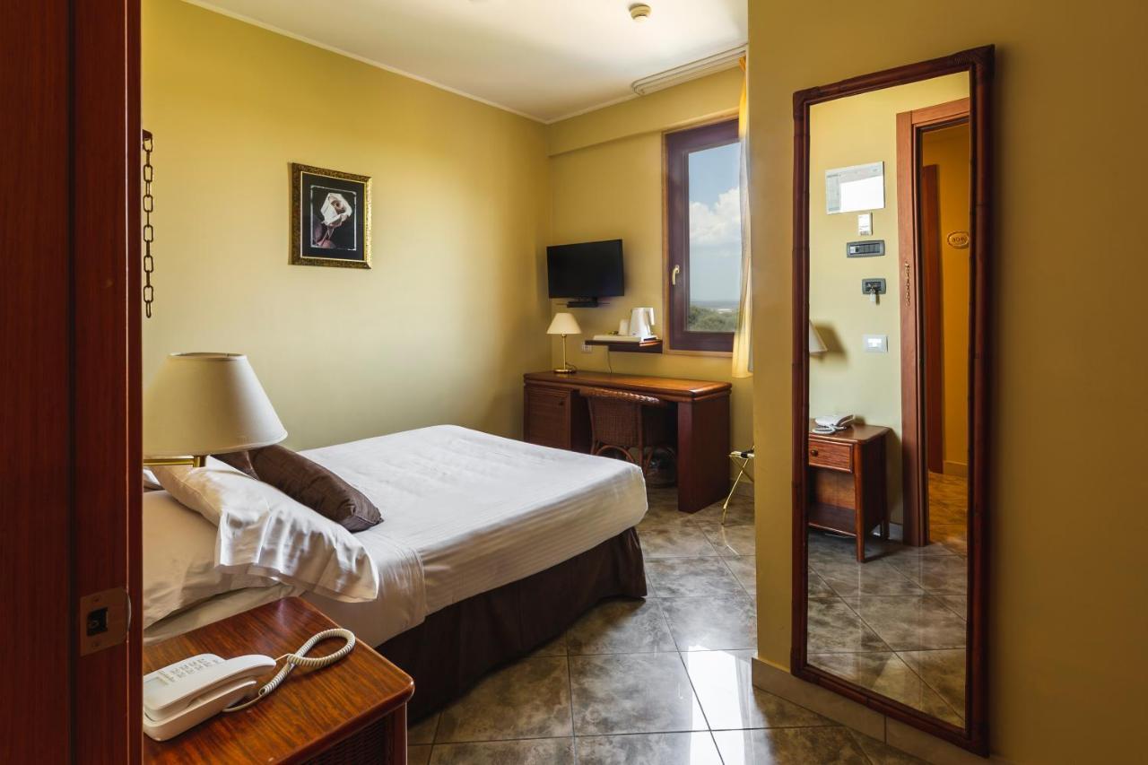 Apulia Hotel Taranto Ara Solis 리도 아주로 외부 사진