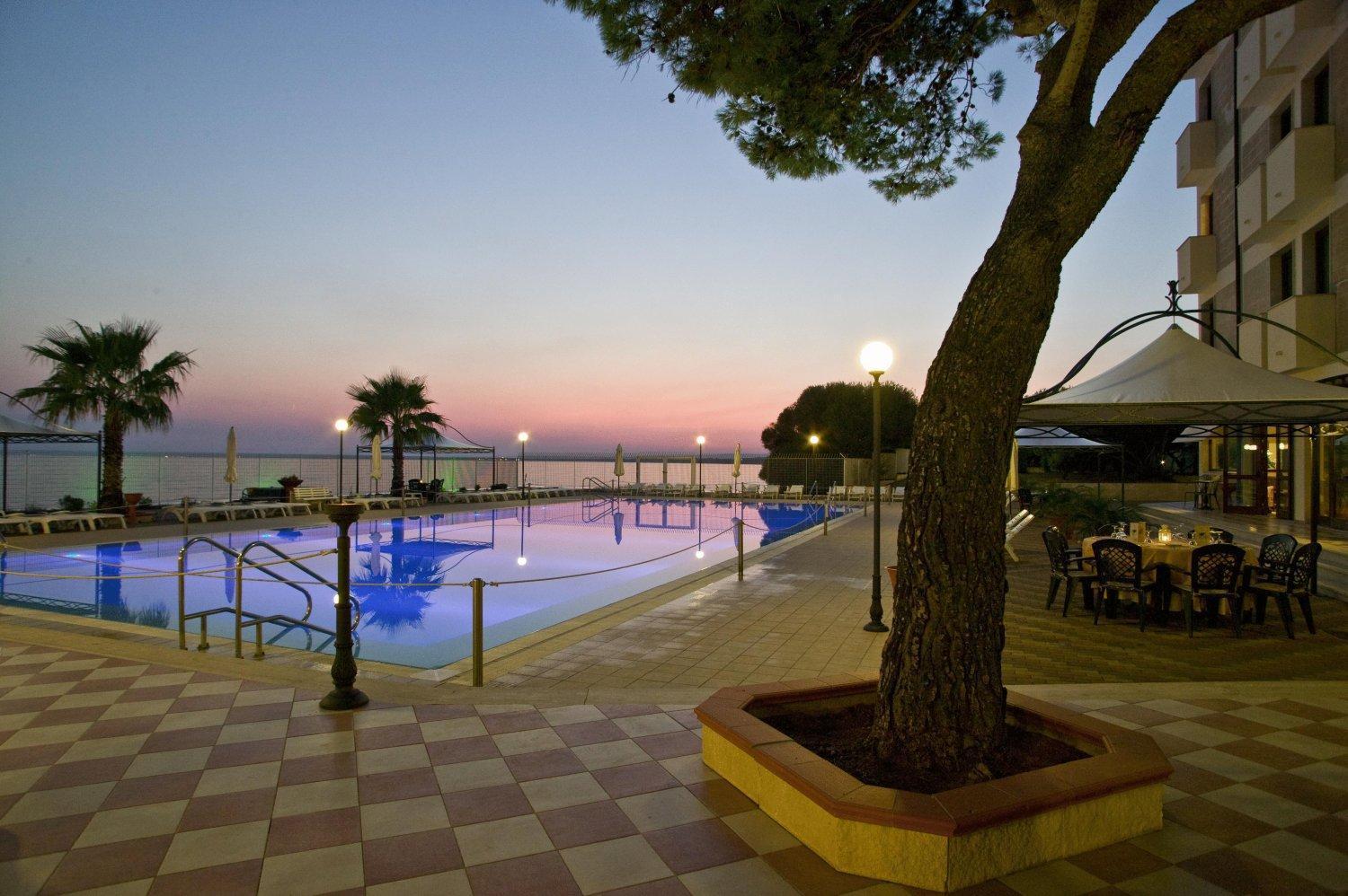 Apulia Hotel Taranto Ara Solis 리도 아주로 외부 사진